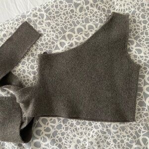 ZARA shoulder crop top with tie side to fit